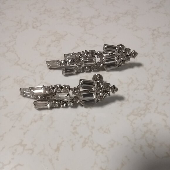 Beautiful and sparkly dangling earrings - Picture 10 of 12